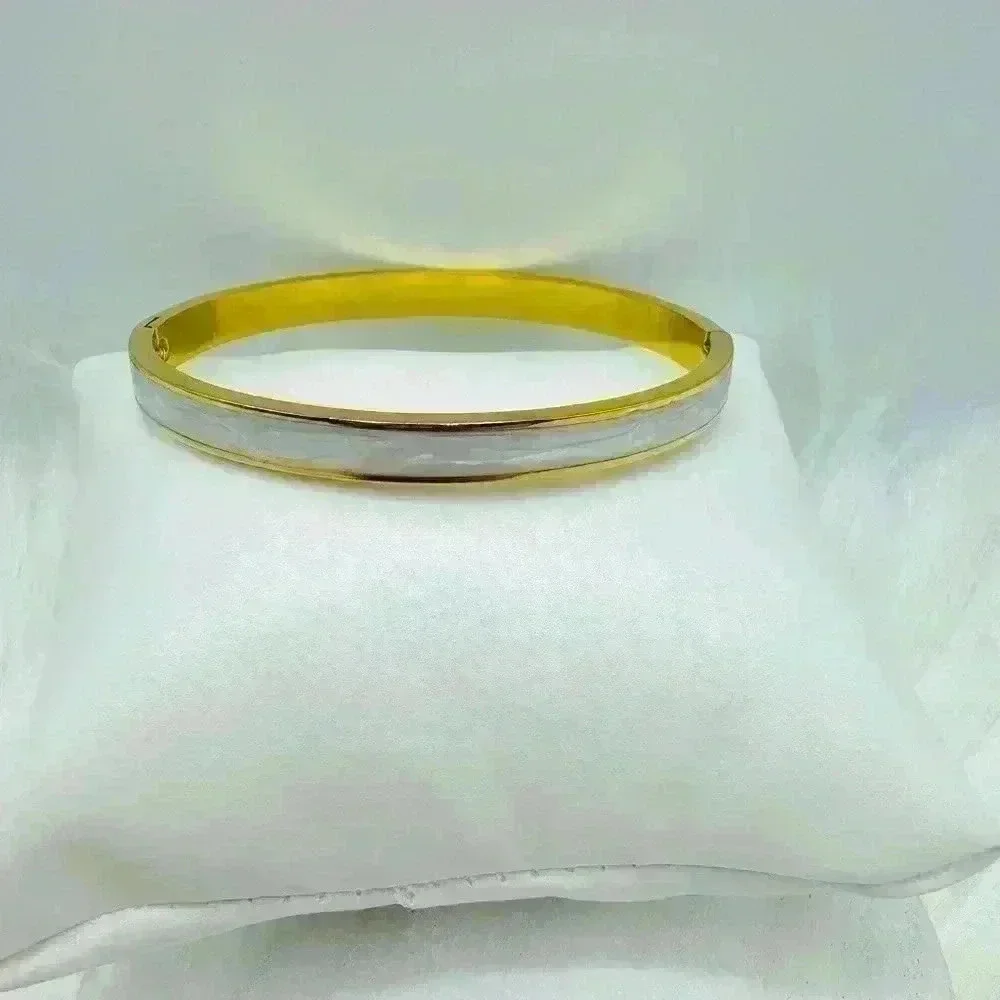 The Classic Style Bangle in White
